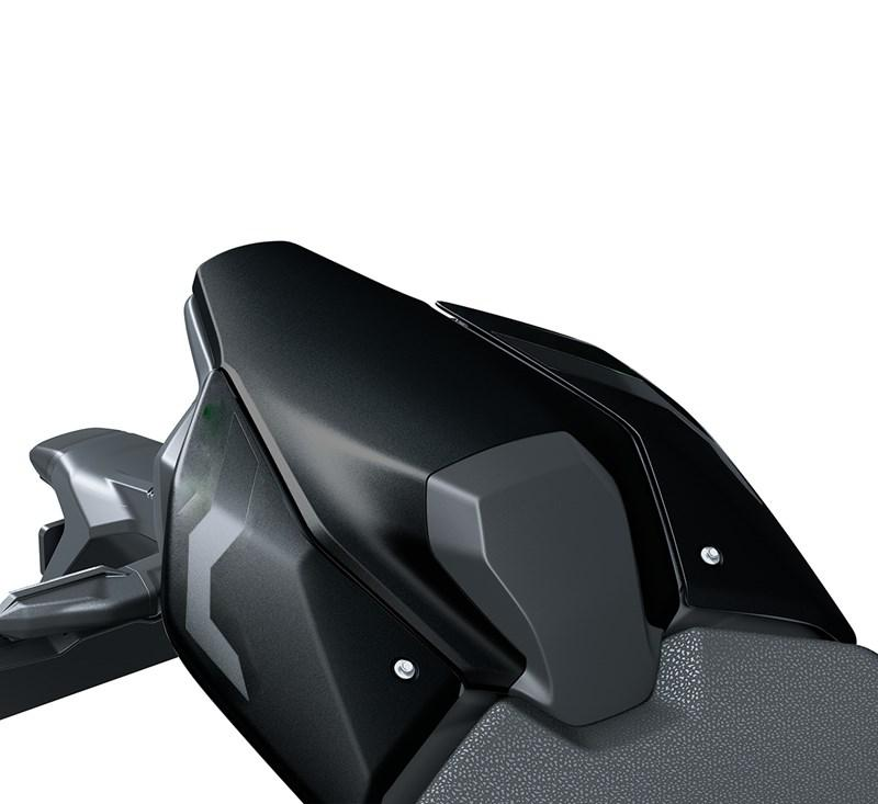 Nakładka tylnego siedziska Metallic Spark Black (660)