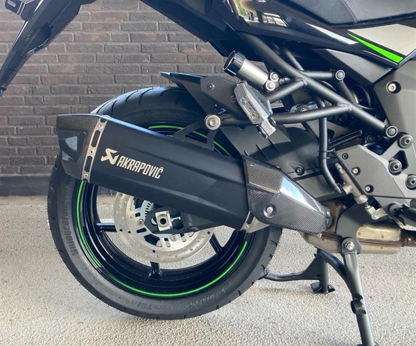 Tytanowy sportowy układ wydechowy Akrapovič (Versys 1100/S/SE)