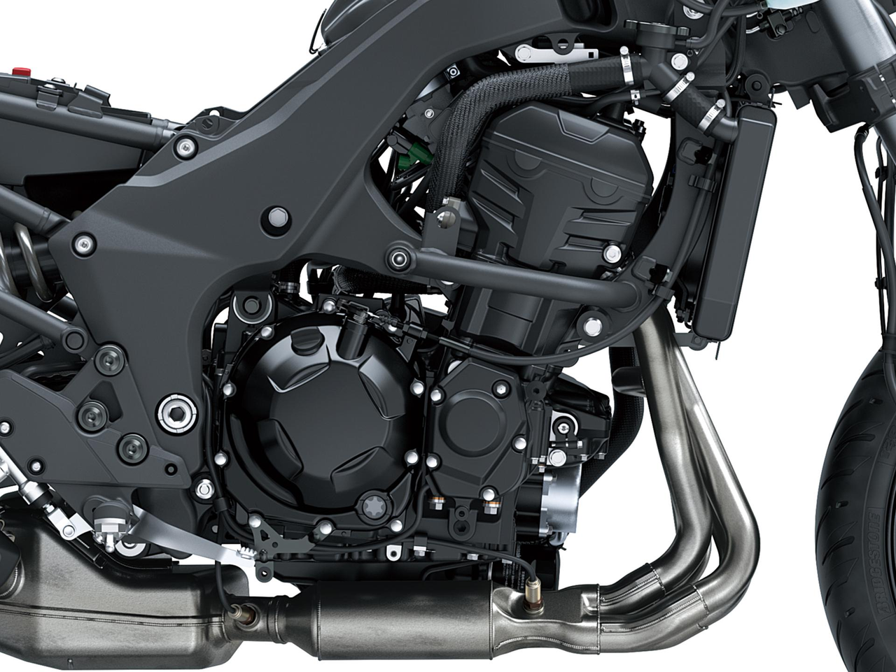 Czterosuwowy silnik rzędowy o zwiększonej mocy